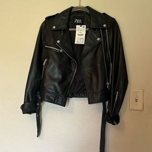 Classic leather jacket size small black